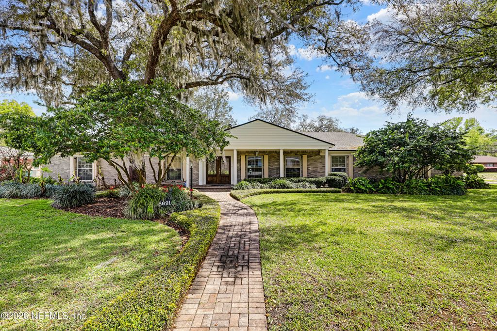 8691 SAN SERVERA Drive W, Jacksonville, FL 32217