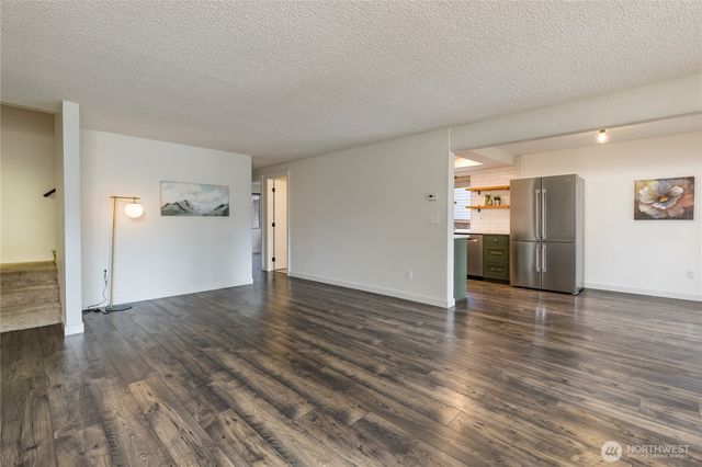 4908 W Tapps Drive E, Lake Tapps, WA 98391