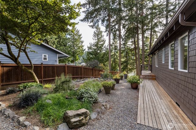 4908 W Tapps Drive E, Lake Tapps, WA 98391