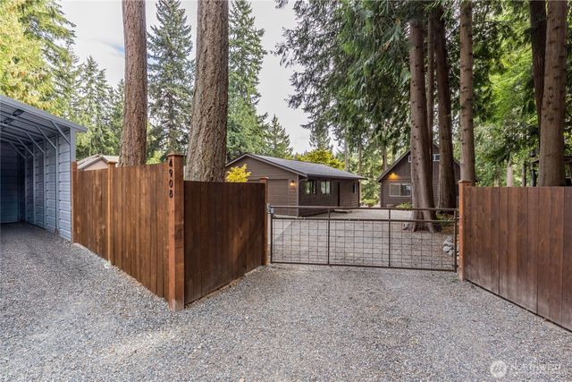 4908 W Tapps Drive E, Lake Tapps, WA 98391
