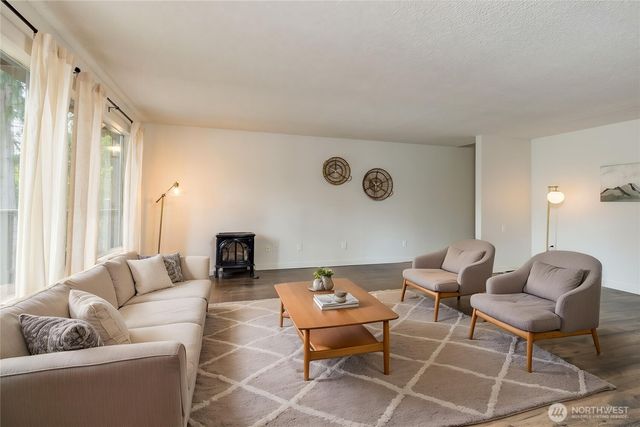 4908 W Tapps Drive E, Lake Tapps, WA 98391