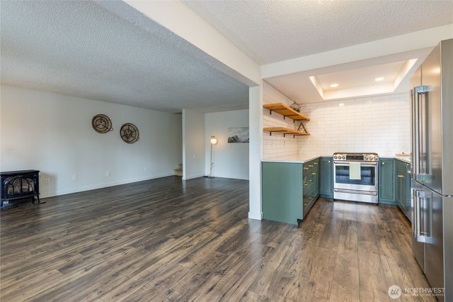4908 W Tapps Drive E, Lake Tapps, WA 98391