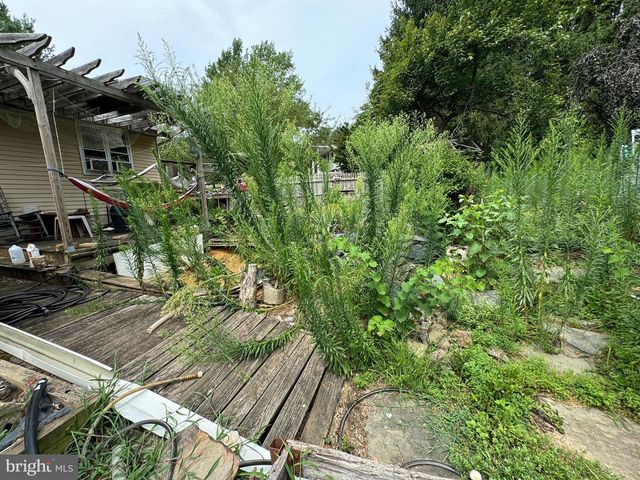 1941 CEDAR DR, Spring Grove, PA 17362