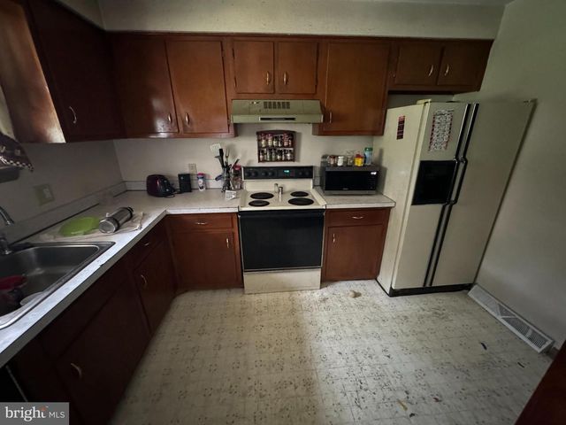 1941 CEDAR DR, Spring Grove, PA 17362