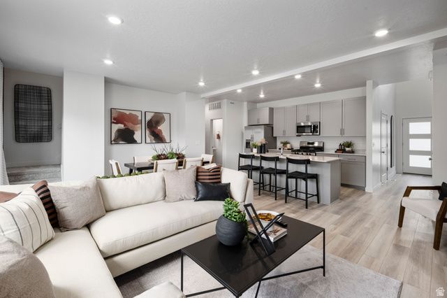 2214 N CANAL VIEW LN, Heber City, UT 84032