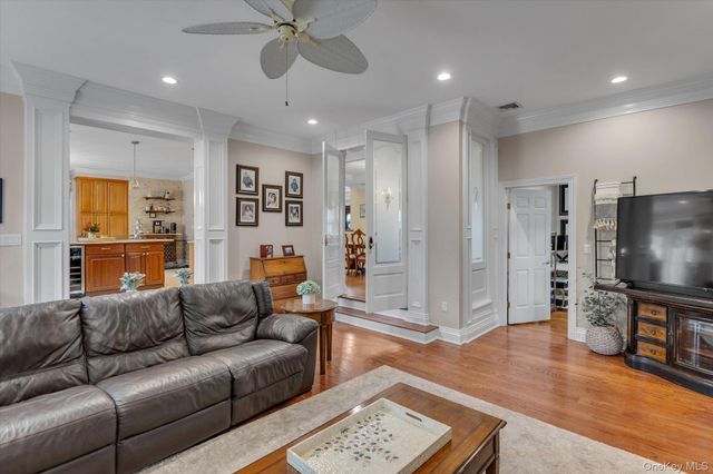 36 Fox Lane, Dix Hills, NY 11746
