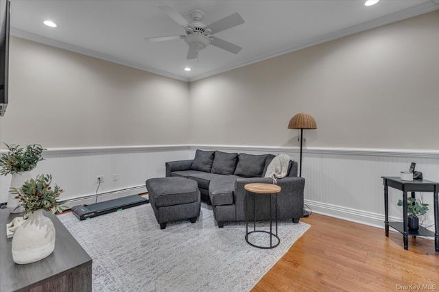 36 Fox Lane, Dix Hills, NY 11746