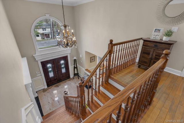 36 Fox Lane, Dix Hills, NY 11746