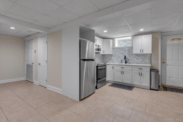 36 Fox Lane, Dix Hills, NY 11746