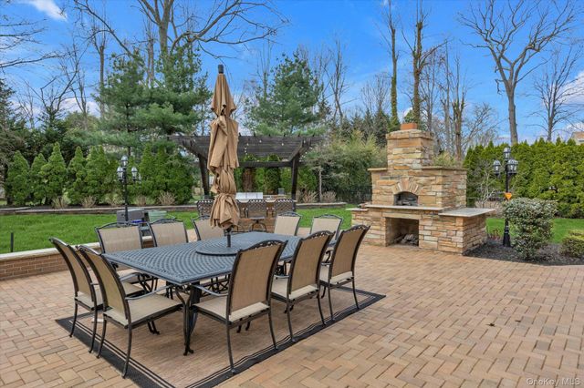 36 Fox Lane, Dix Hills, NY 11746