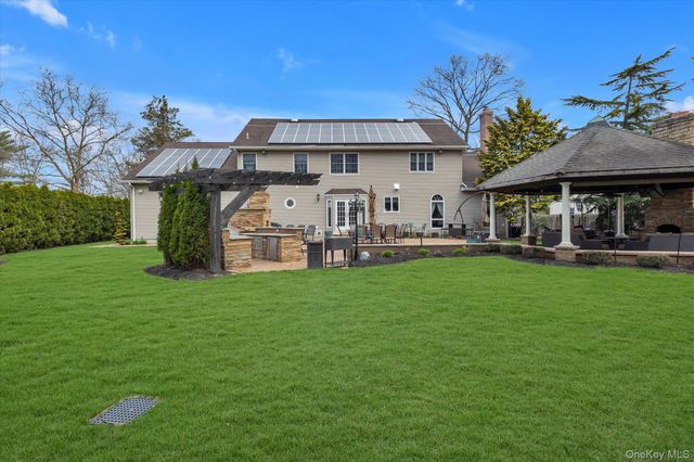 36 Fox Lane, Dix Hills, NY 11746