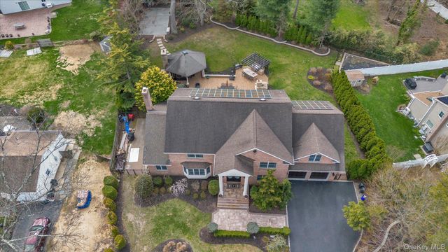 36 Fox Lane, Dix Hills, NY 11746