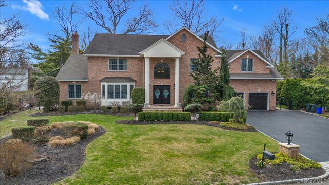 36 Fox Lane, Dix Hills, NY 11746