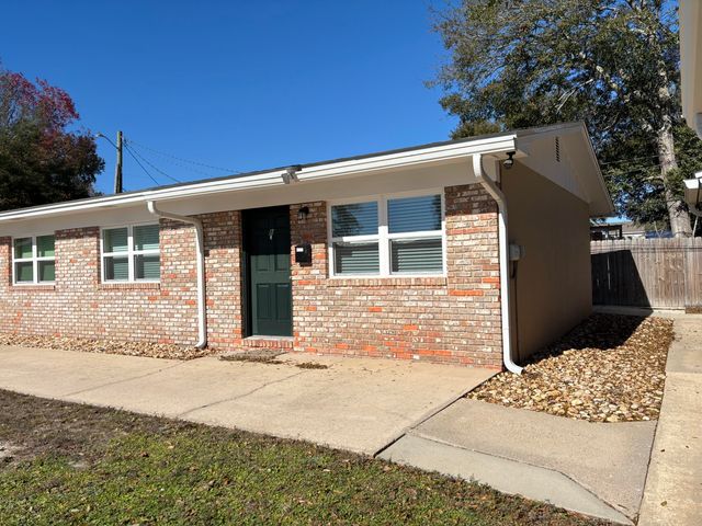 715 Greenwood Street B, Fort Walton Beach, FL 32547