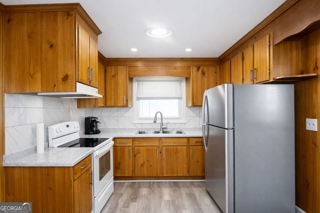 72 Bell Street, Hartwell, GA 30643