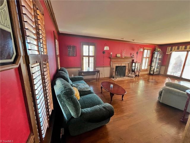 1089 Hillsdale Drive, Asheboro, NC 27203