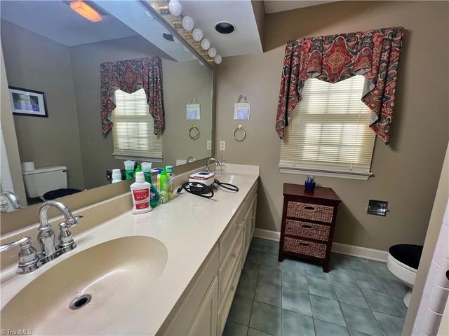 1089 Hillsdale Drive, Asheboro, NC 27203