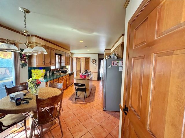 1089 Hillsdale Drive, Asheboro, NC 27203