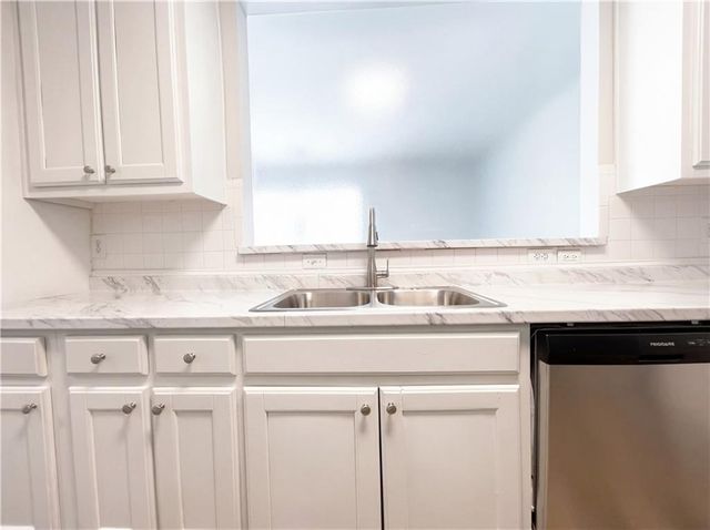 825 Commerce Boulevard, Riverdale, GA 30296