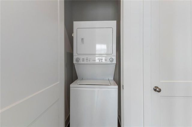 1290 Longreen Terr NW 2, Atlanta, GA 30318