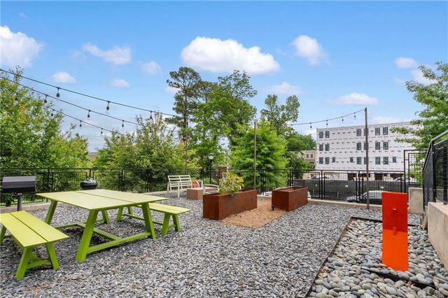 1290 Longreen Terr NW 2, Atlanta, GA 30318