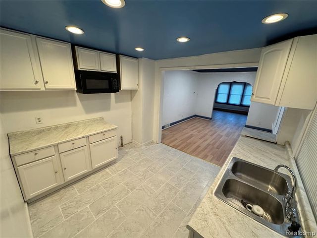 19559 Pelkey Street, Detroit, MI 48205