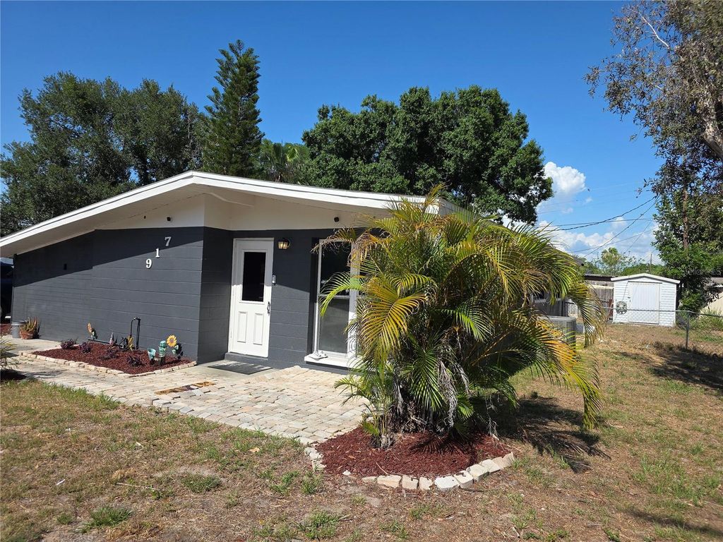 917 27TH STREET E, BRADENTON, FL 34208 — photo 2