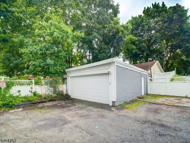 76 Mission St, Montclair Twp., NJ 07042