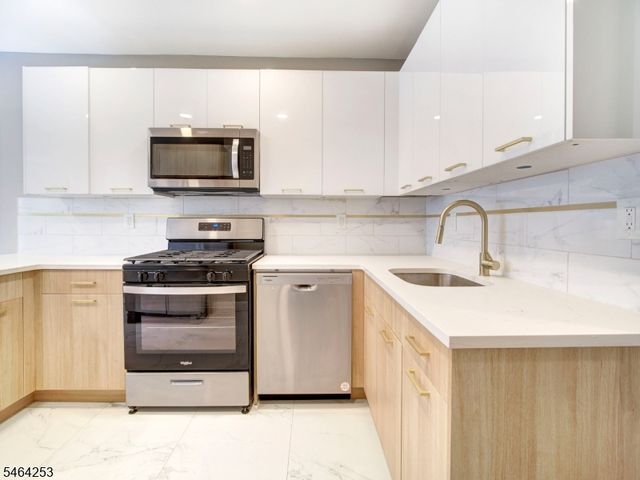 76 Mission St, Montclair Twp., NJ 07042