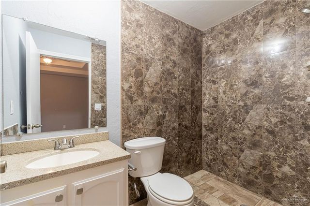 702 E Mavi Drive E, Pharr, TX 78577