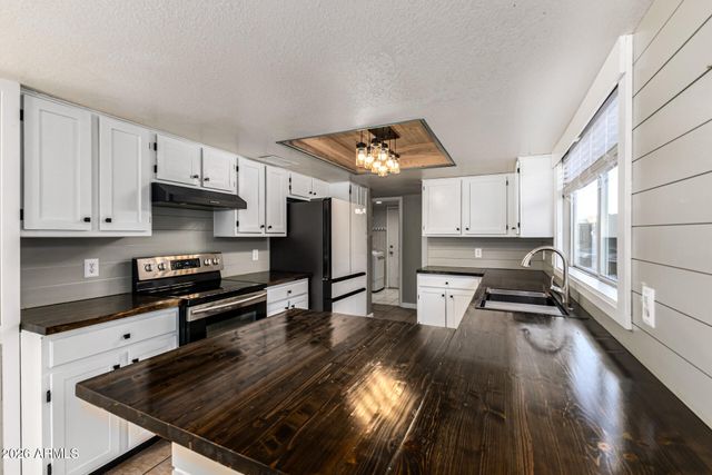 20807 N 3RD Avenue, Phoenix, AZ 85027