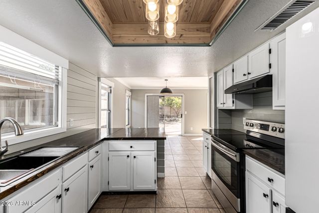 20807 N 3RD Avenue, Phoenix, AZ 85027