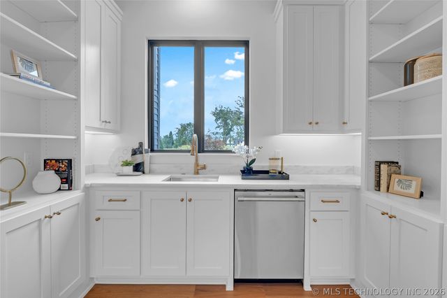 10604 S Holley Street, Jenks, OK 74037