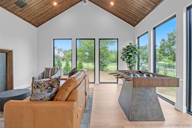 10604 S Holley Street, Jenks, OK 74037