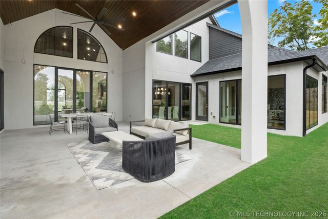 10604 S Holley Street, Jenks, OK 74037