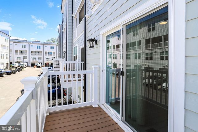 45181 DROWES TER, Sterling, VA 20166