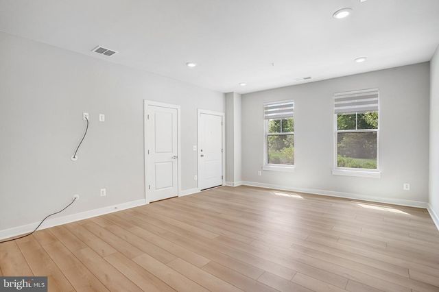 45181 DROWES TER, Sterling, VA 20166