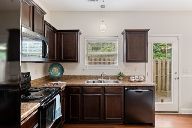 1130 Woodbury Falls Ct, Nashville, TN 37221