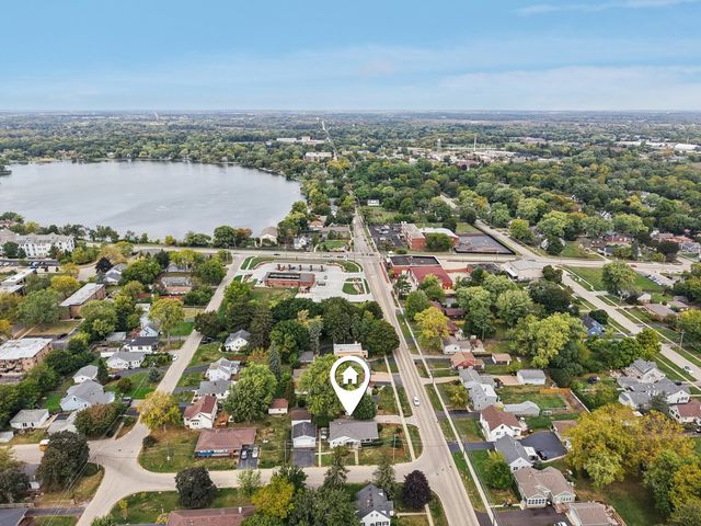 10 Glen Street, Grayslake, IL 60030