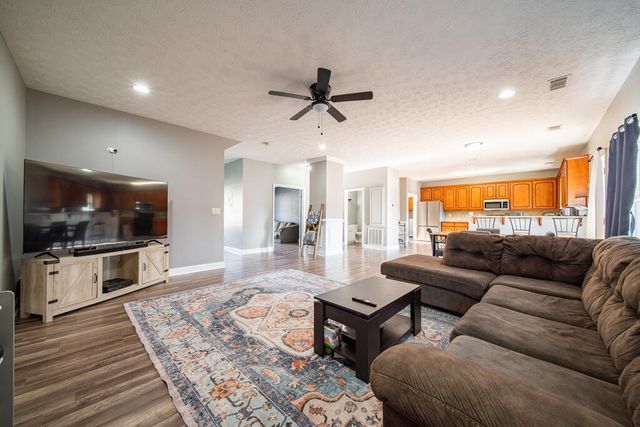10 Lee Road 2174, Phenix City, AL 36870