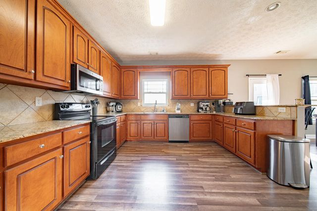 10 Lee Road 2174, Phenix City, AL 36870