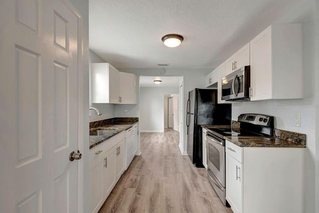 3016 17TH STREET E, Bradenton, FL 34208