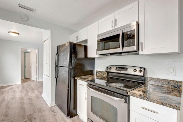 3016 17TH STREET E, Bradenton, FL 34208