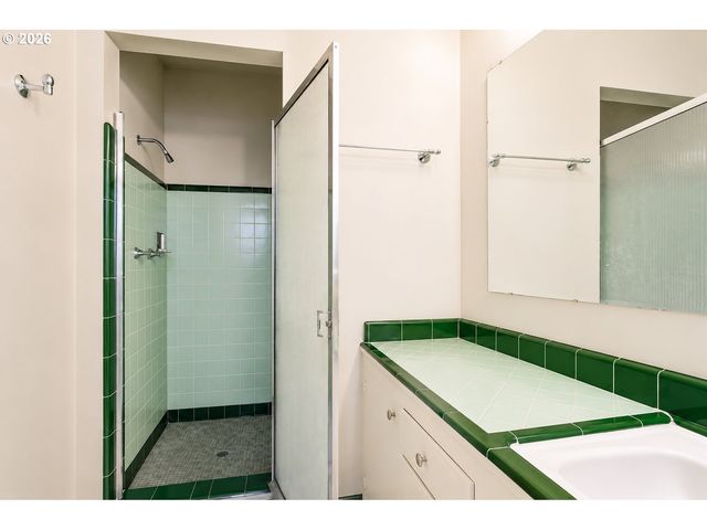 2803 Ne 16TH Ave, Portland, OR 97212