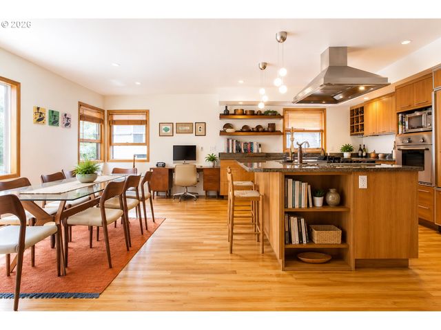 2803 Ne 16TH Ave, Portland, OR 97212