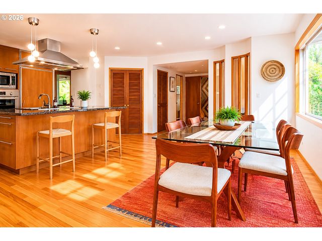 2803 Ne 16TH Ave, Portland, OR 97212