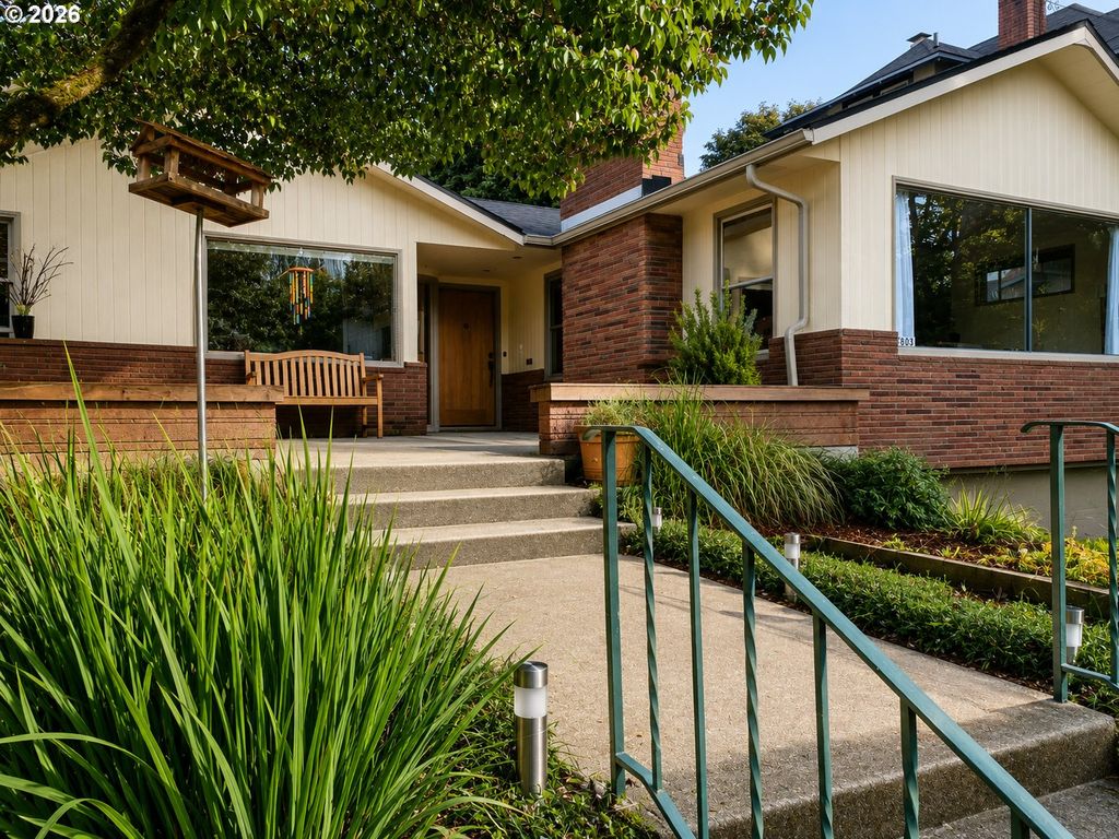 2803 Ne 16TH Ave, Portland, OR 97212