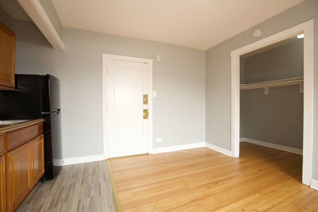 4604 N Beacon Street 4C, Chicago, IL 60640