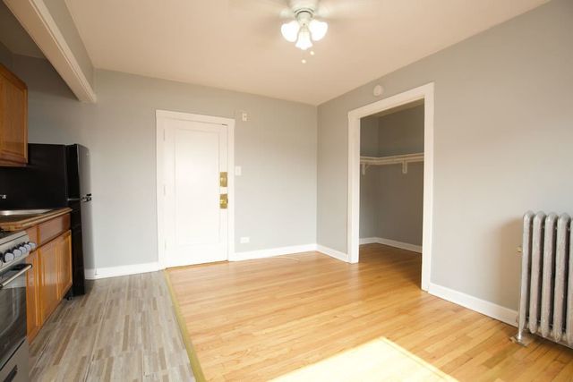 4604 N Beacon Street 4C, Chicago, IL 60640