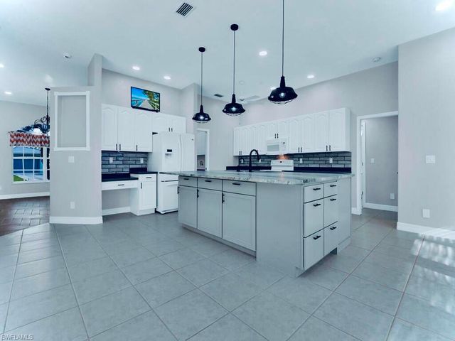 816 Columbus AVE, Lehigh Acres, FL 33972